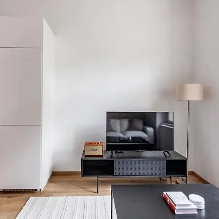 Blueground - Vrsovice, Furnished プラハ
