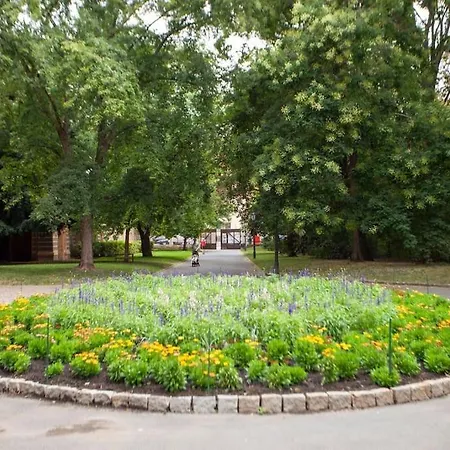 Blueground - Vrsovice, Furnished