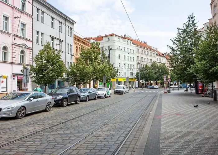 Blueground - Vrsovice, Furnished Apartment *