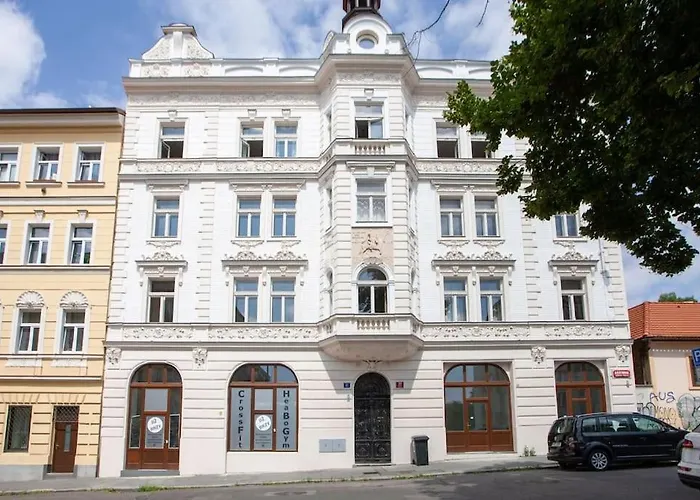 Blueground - Vrsovice, Furnished *