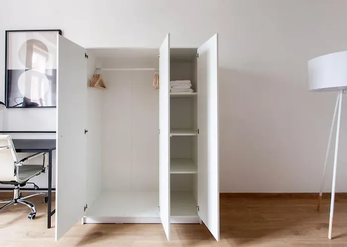 Blueground - Vrsovice, Furnished Apartment *