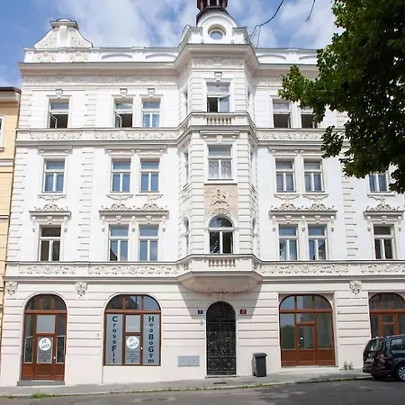 Blueground - Vrsovice, Furnished *